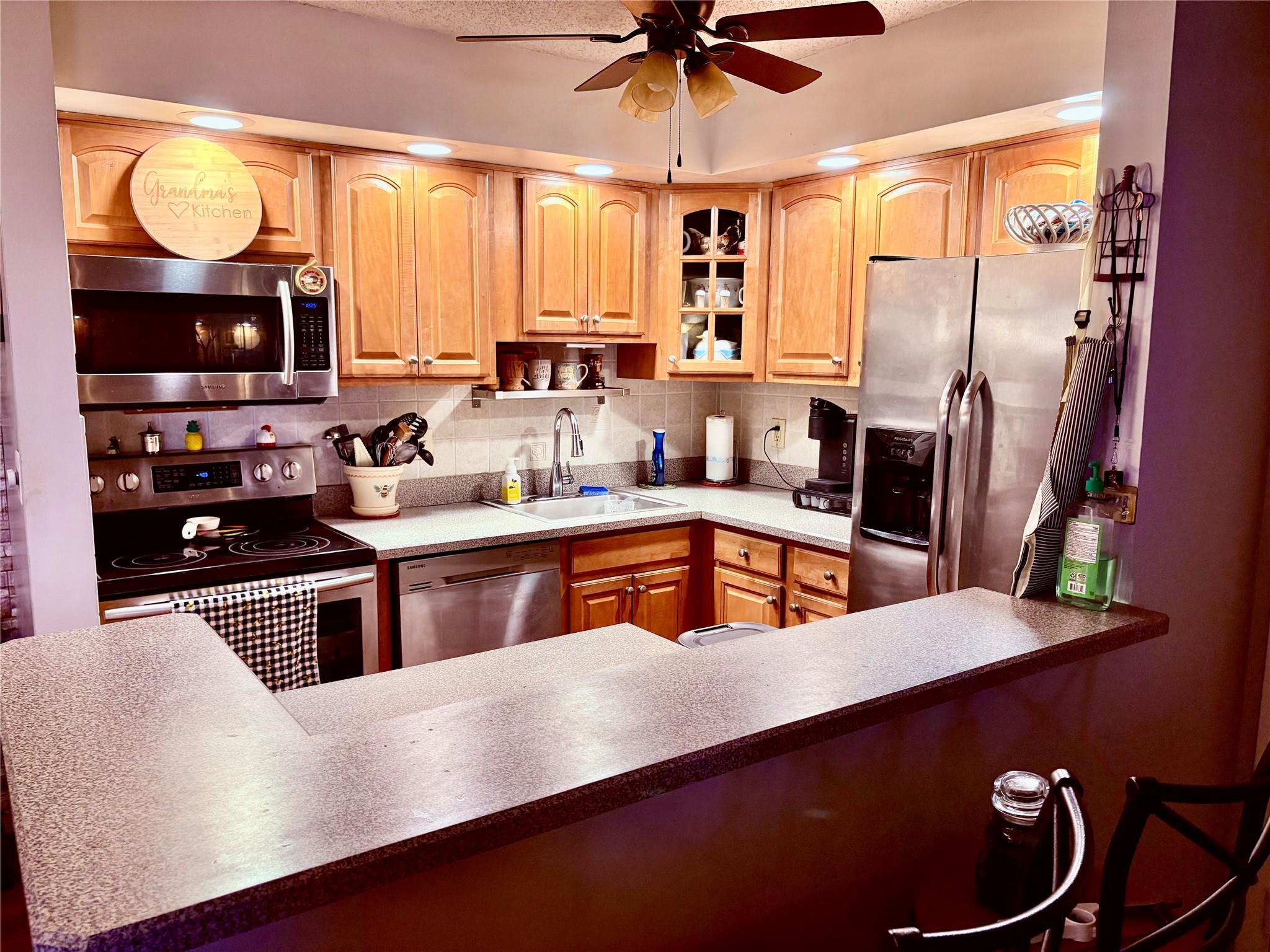 KINGS POINT - Residential