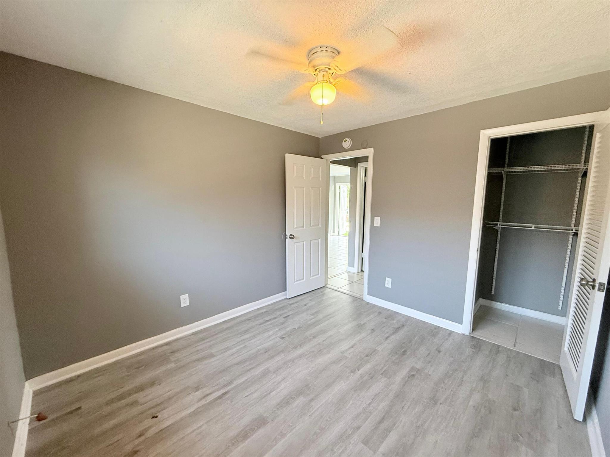 CLOWS - Residential Lease