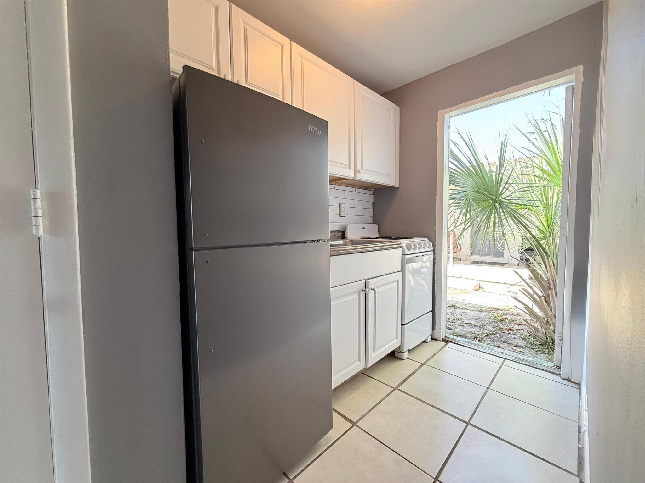 CLOWS - Residential Lease