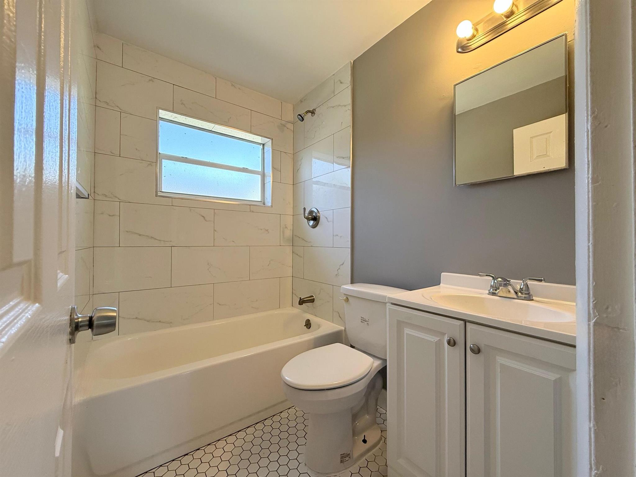 CLOWS - Residential Lease