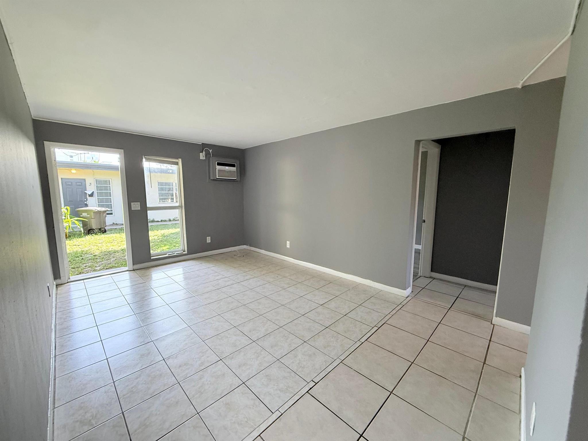 CLOWS - Residential Lease