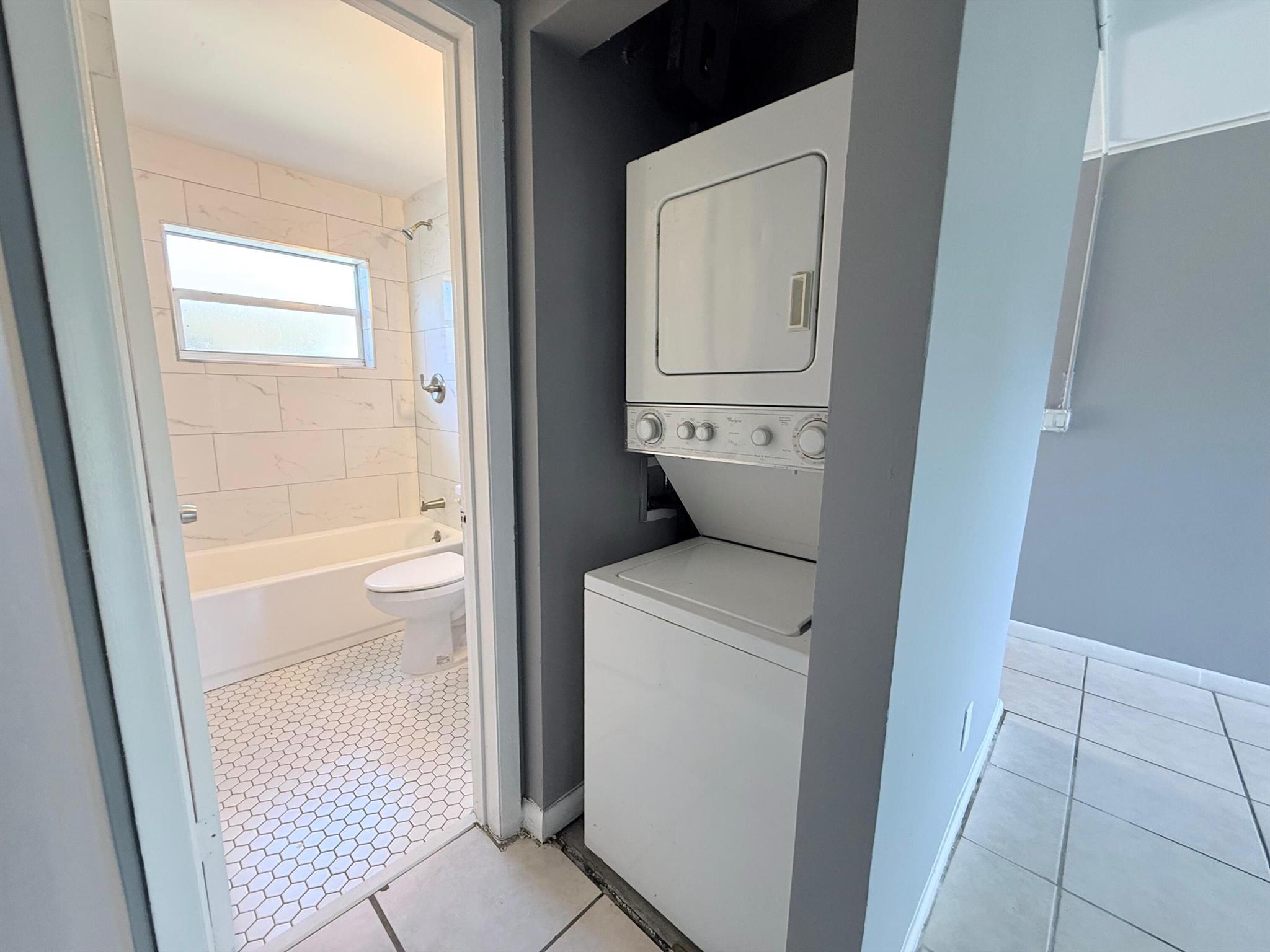 CLOWS - Residential Lease