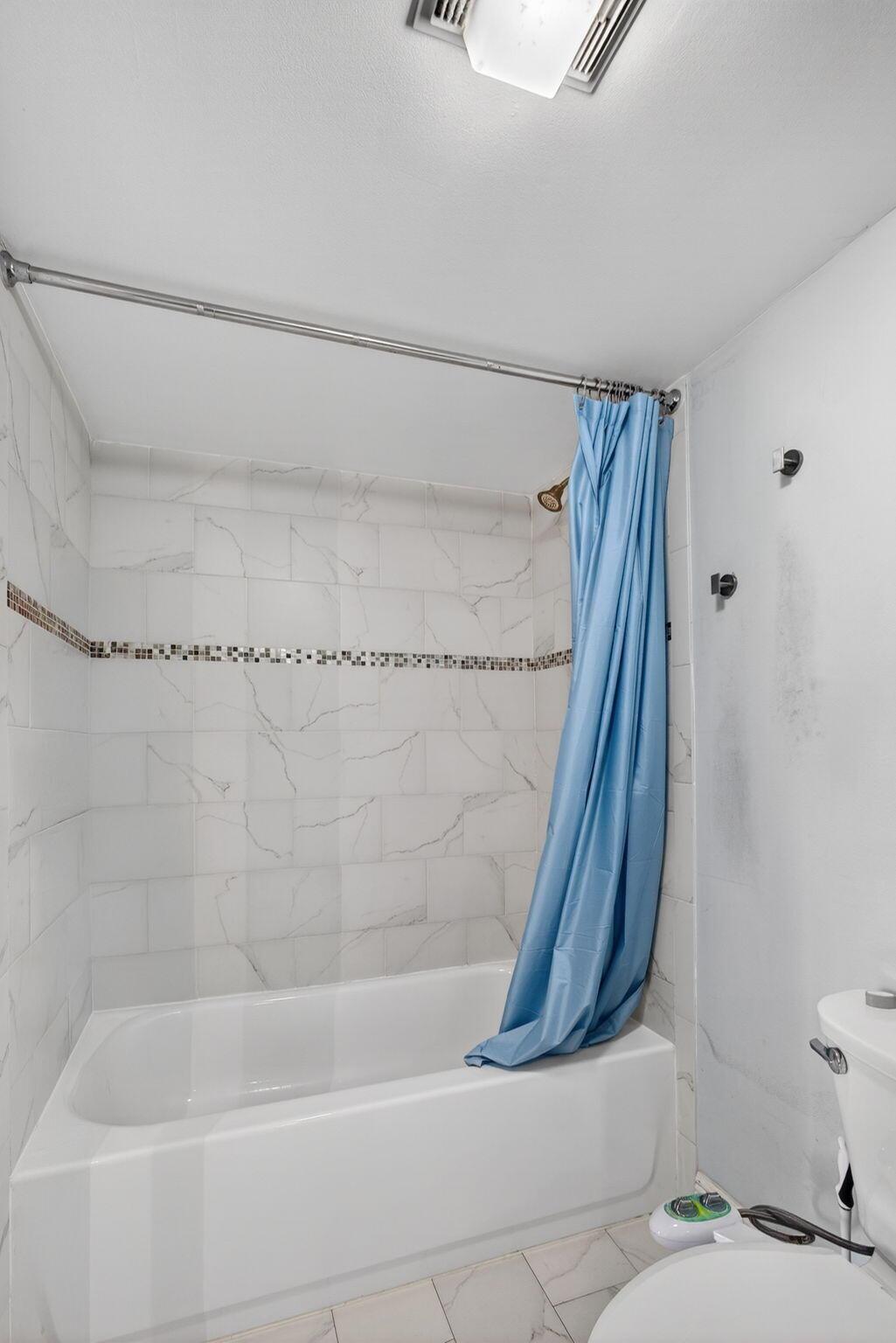 BOCA RIO NORTH - Residential Lease