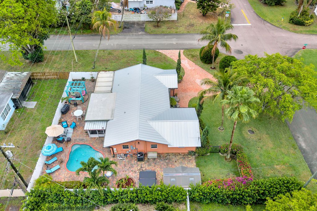 Photo of 661 Eagle Circle, Delray Beach, FL 33444 (MLS # B26002452)