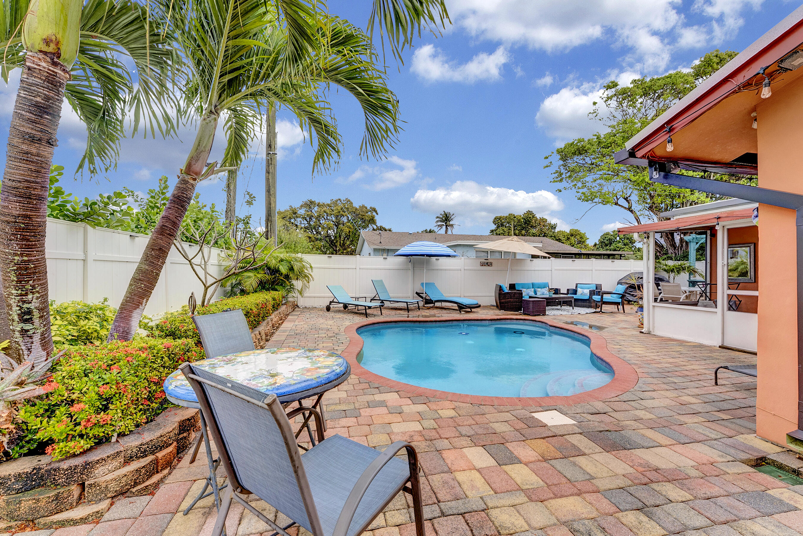 TROPIC PALMS 2 - Residential Lease