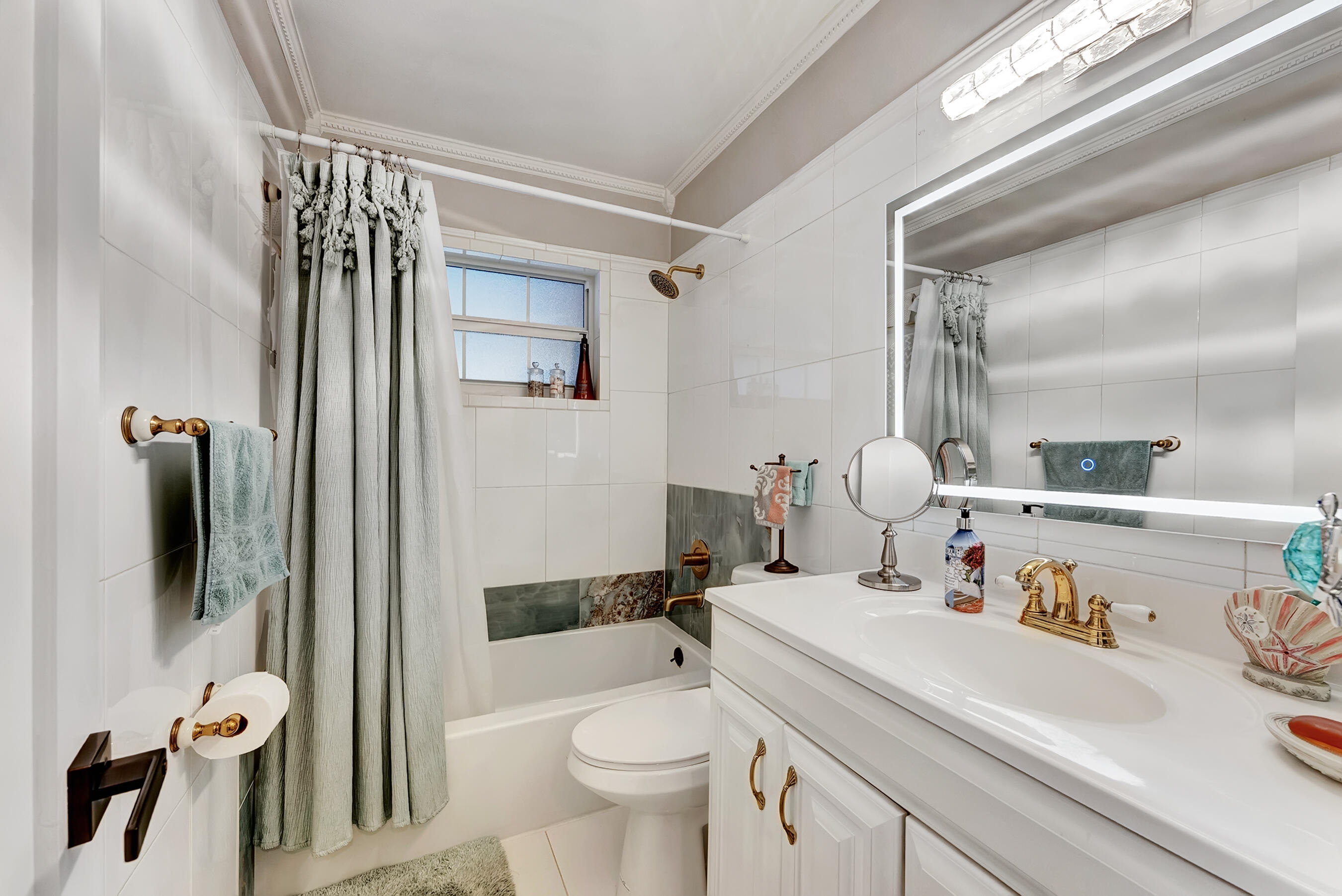 TROPIC PALMS 2 - Residential Lease