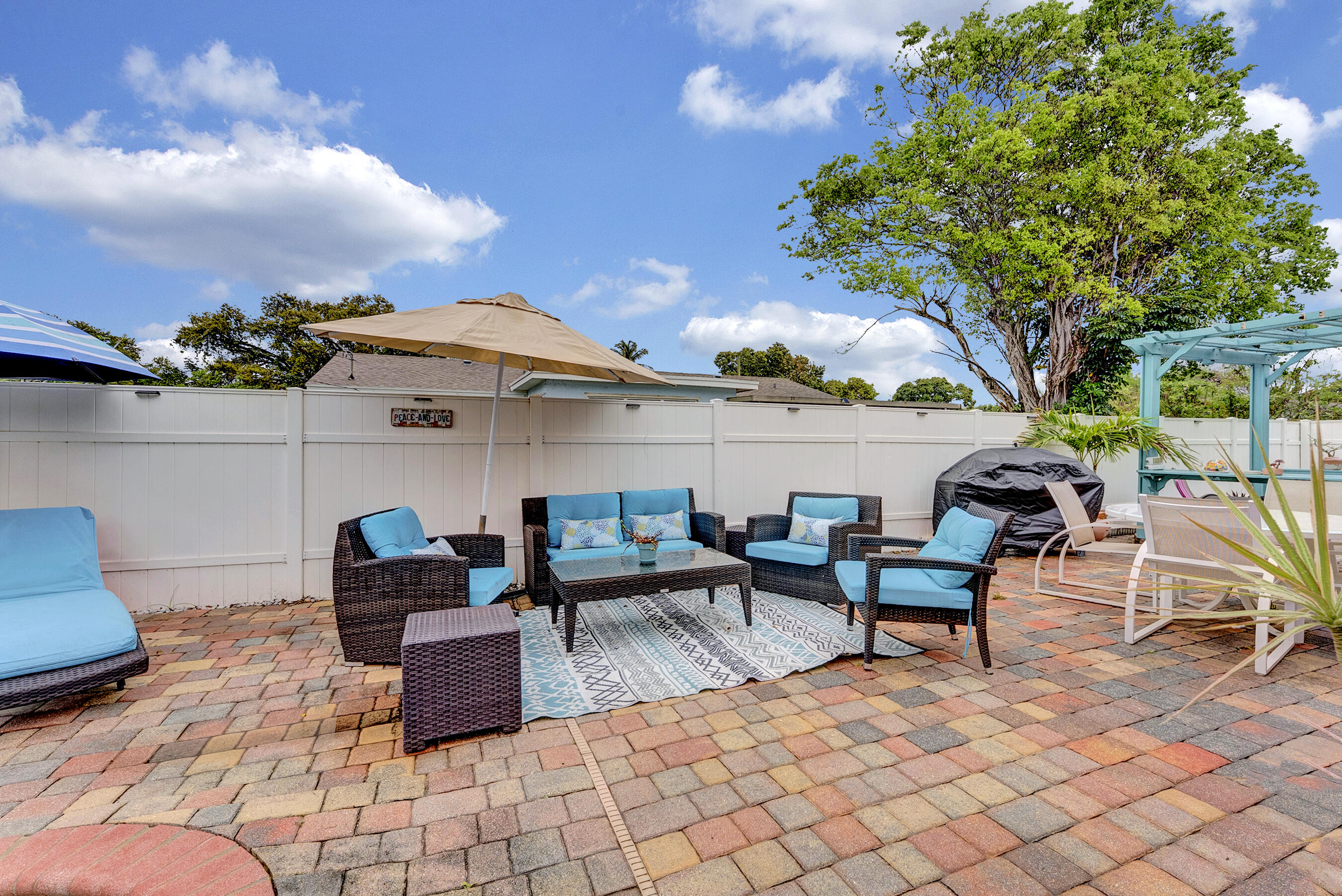 TROPIC PALMS 2 - Residential Lease