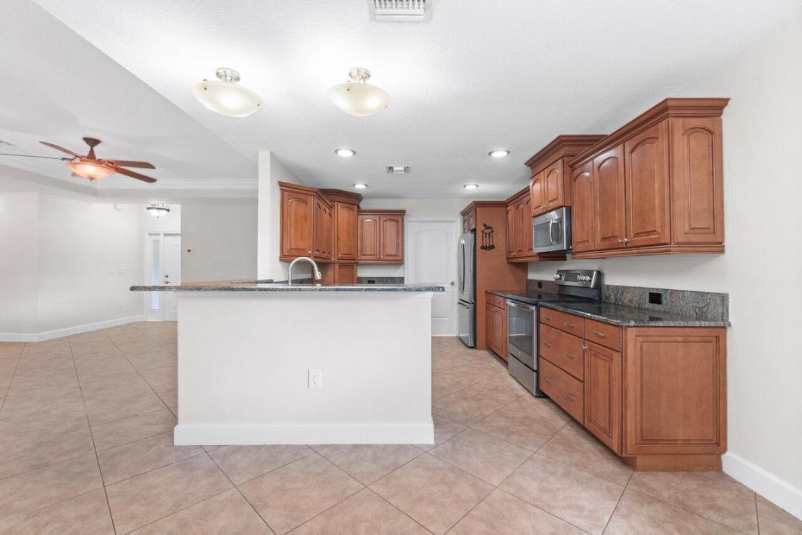 LOXAHATCHEE GROVES - Residential