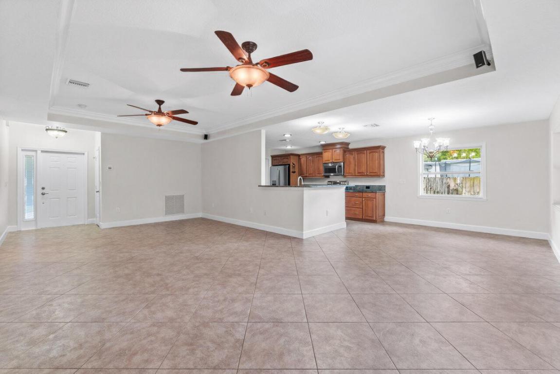 LOXAHATCHEE GROVES - Residential