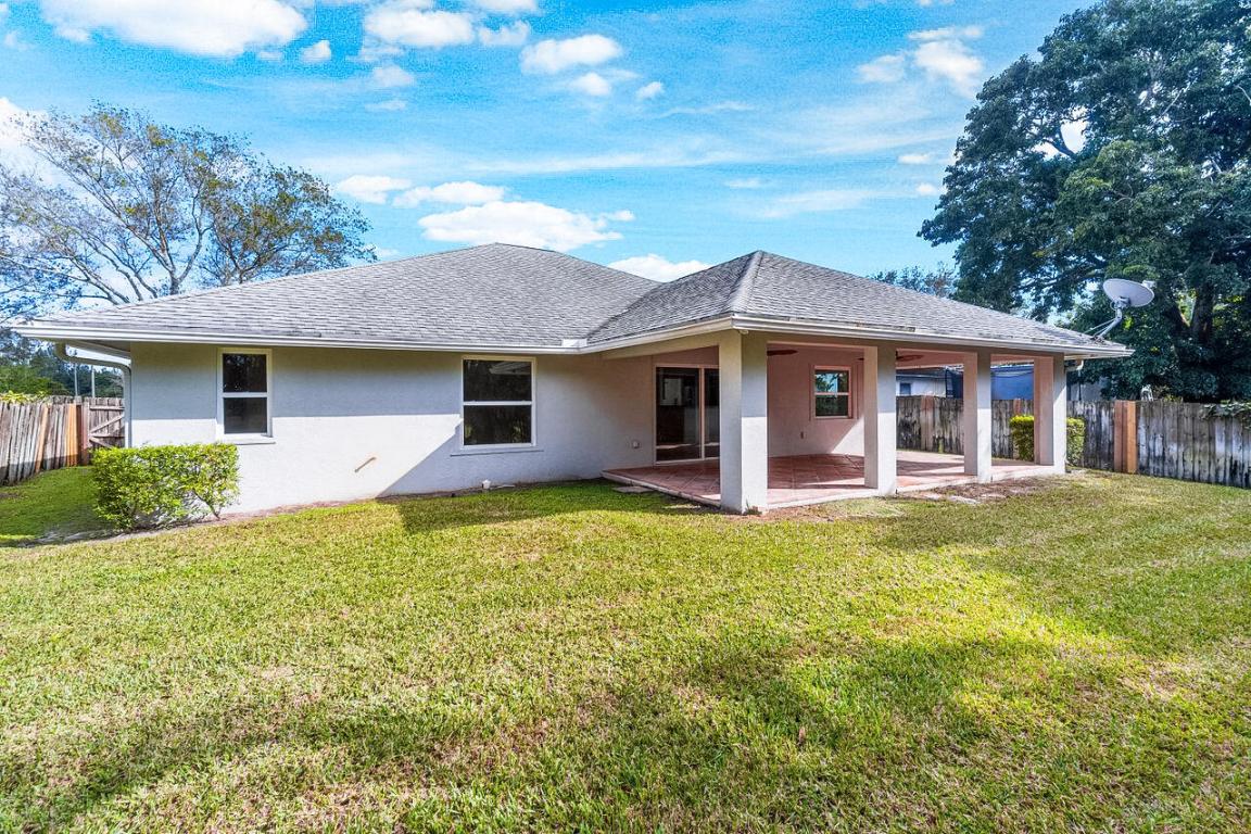 LOXAHATCHEE GROVES - Residential