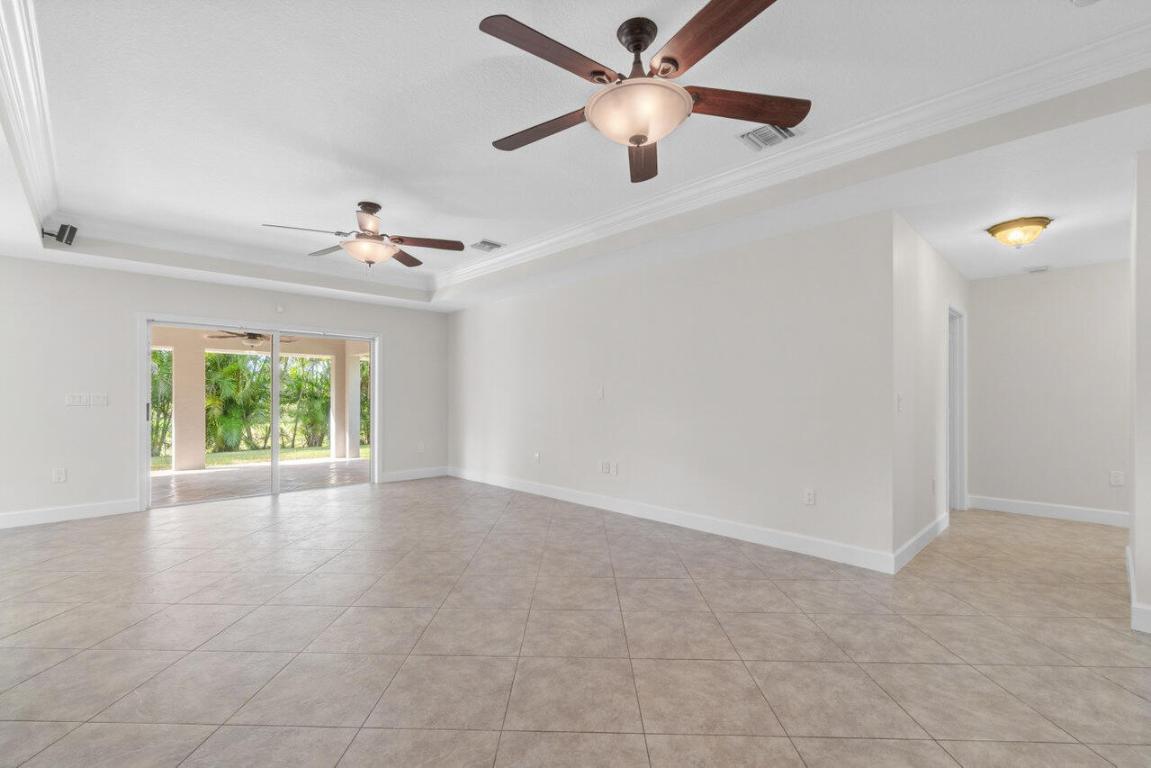 LOXAHATCHEE GROVES - Residential