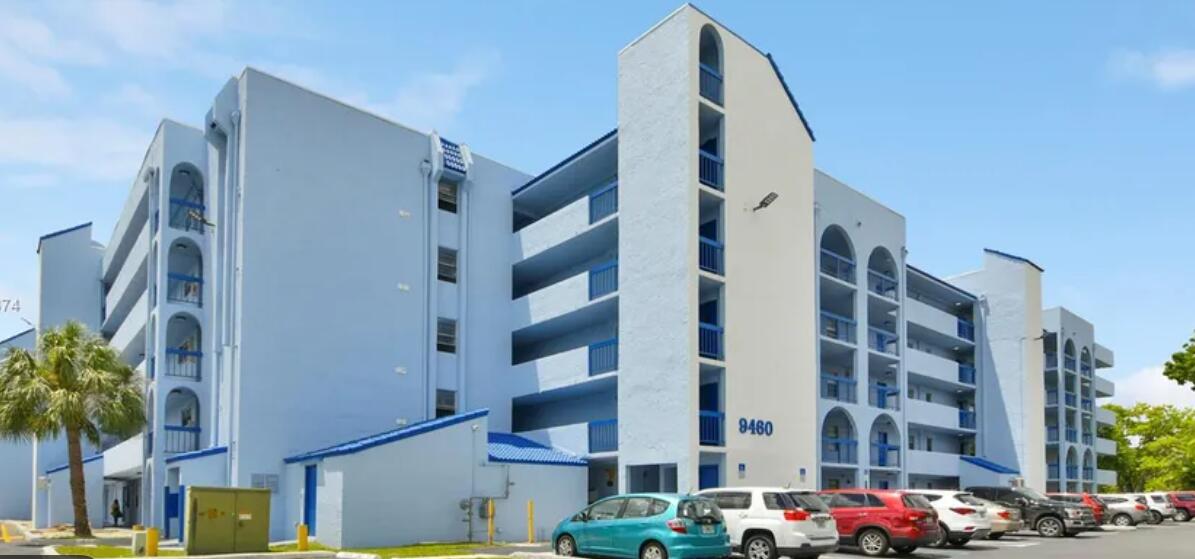 9460 FONTAINEBLEAU Boulevard 324