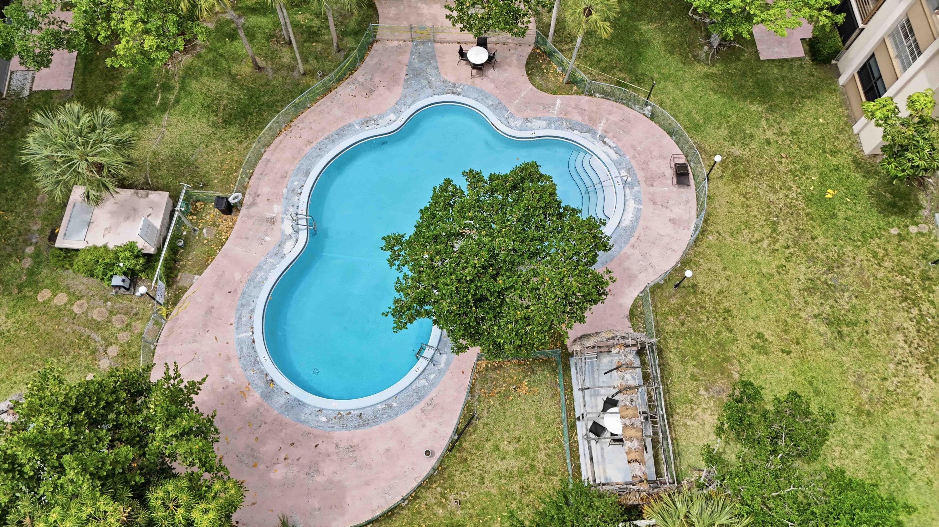 COCO WOOD CONDO - Residential