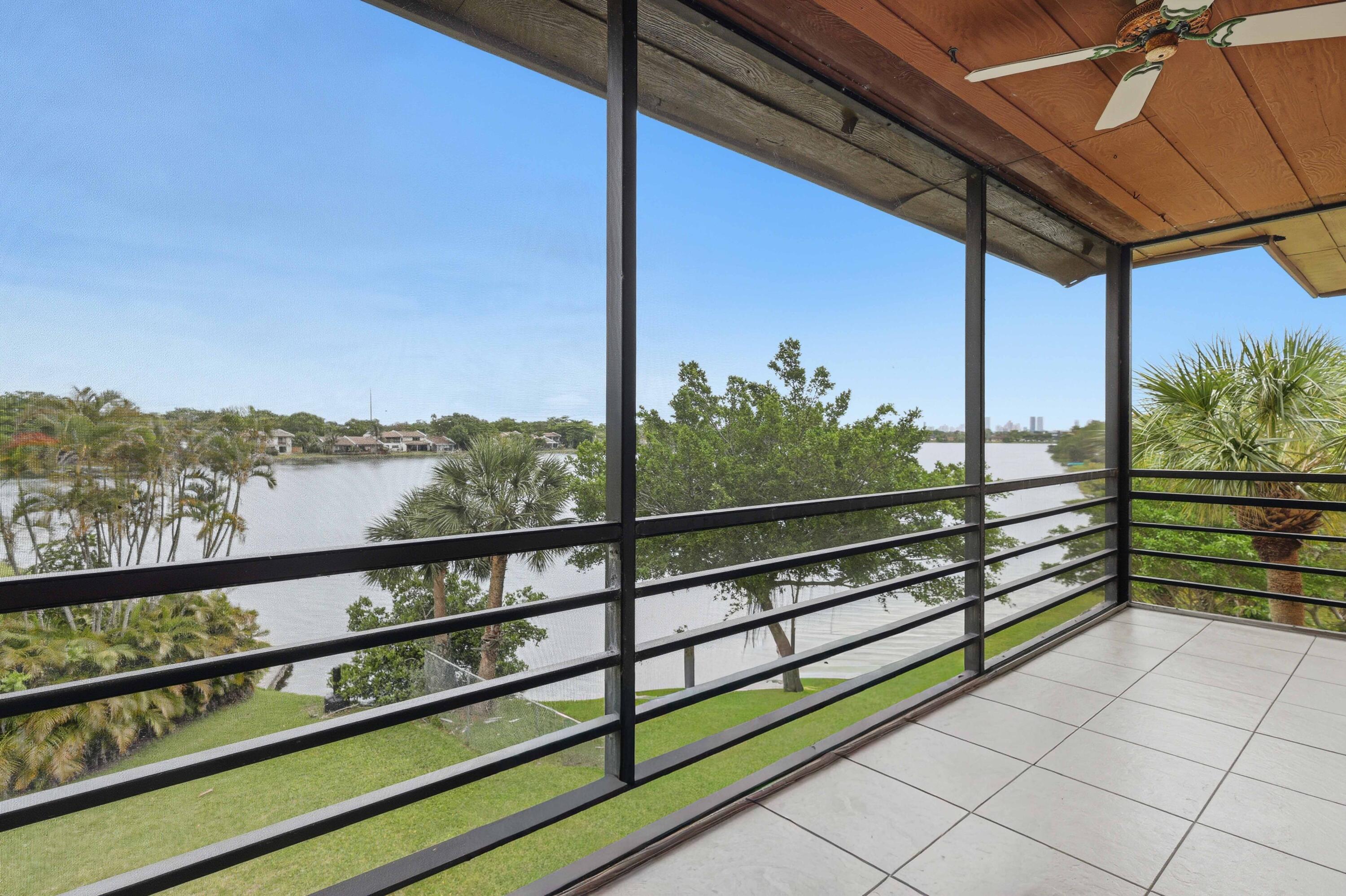 COCO WOOD CONDO - Residential