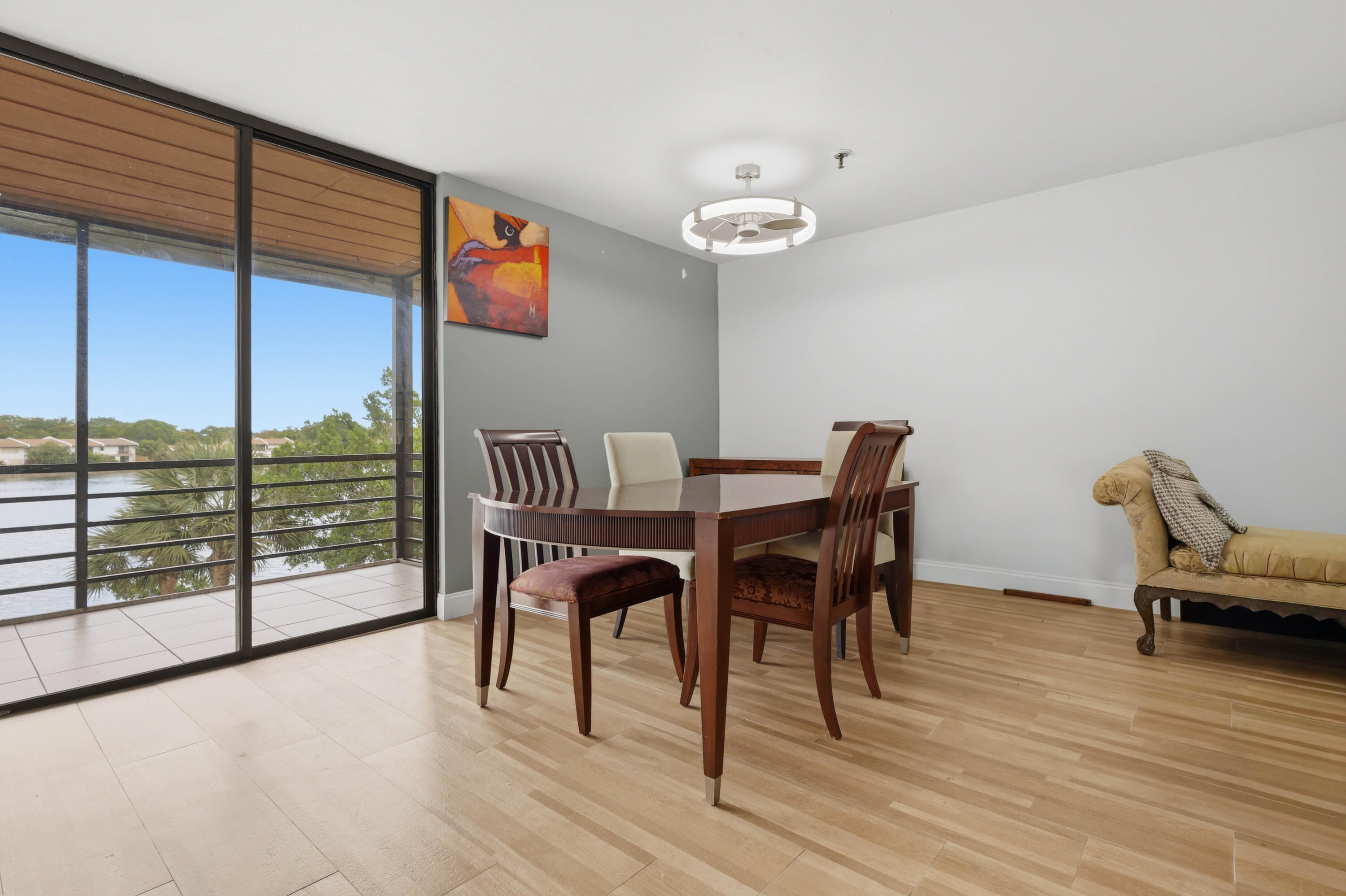 COCO WOOD CONDO - Residential