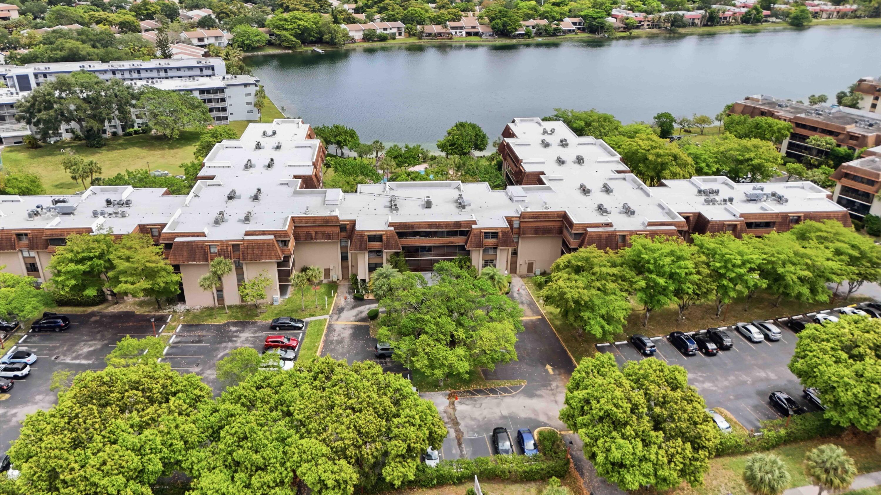 COCO WOOD CONDO - Residential