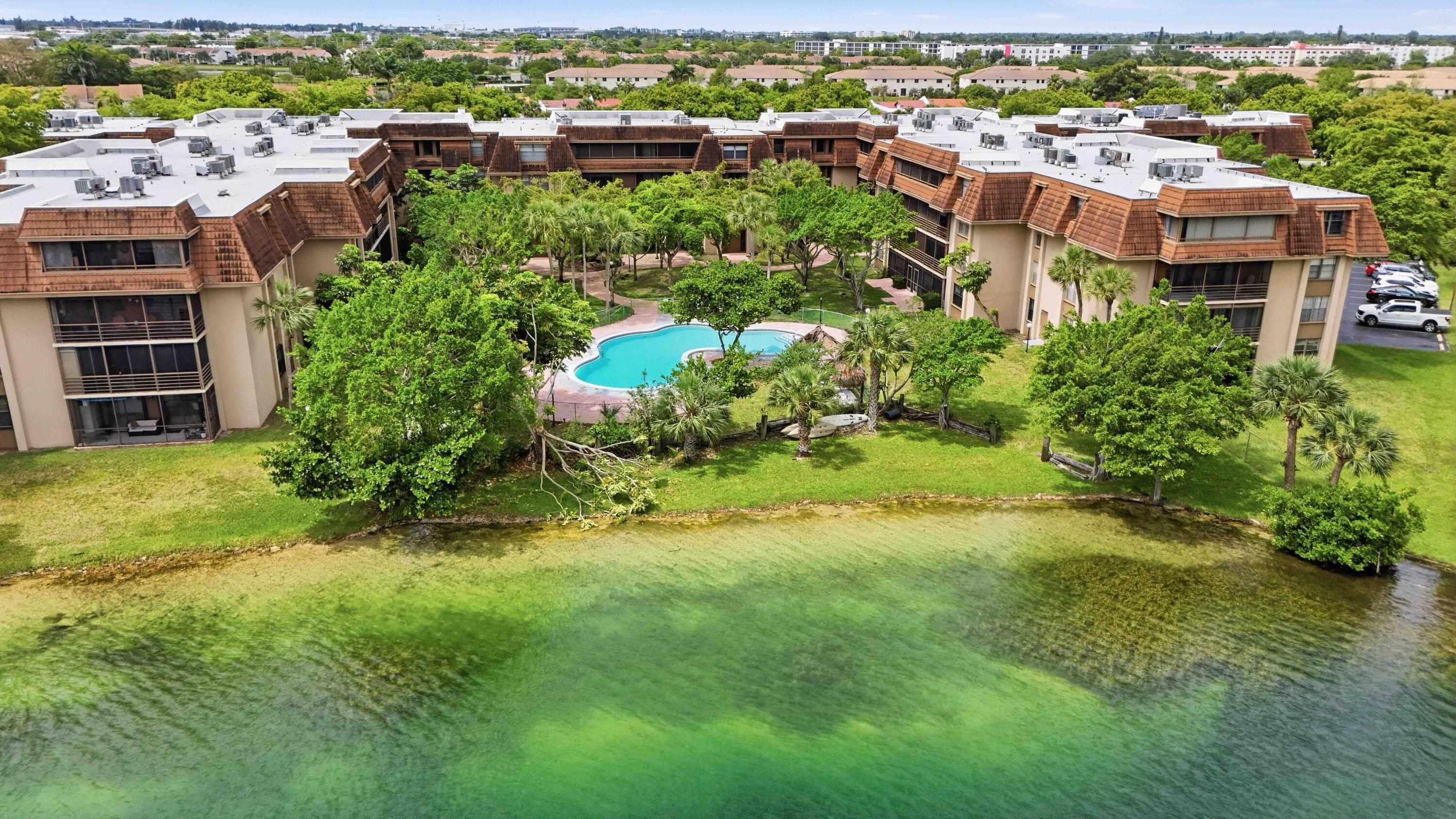 COCO WOOD CONDO - Residential