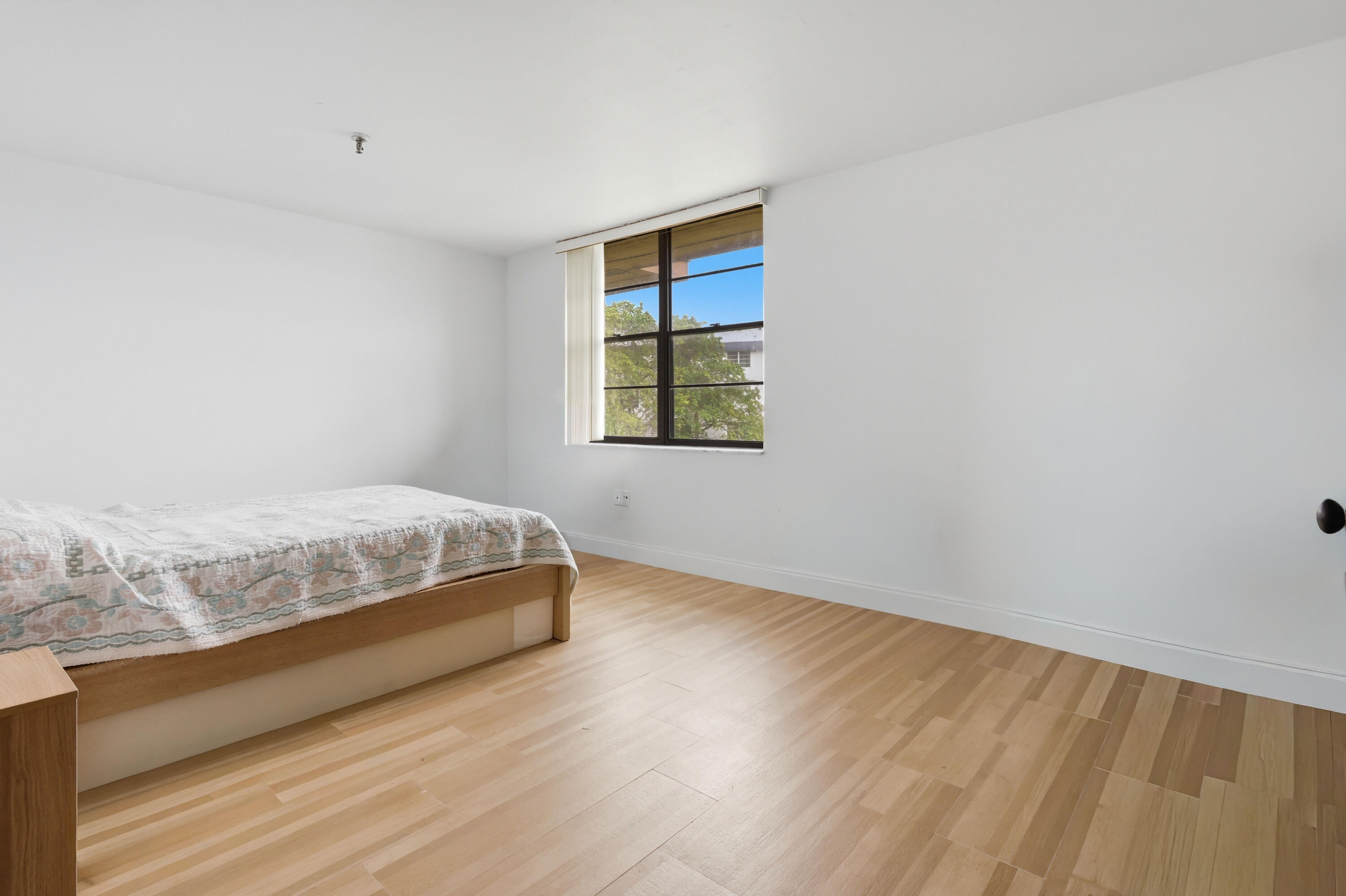 COCO WOOD CONDO - Residential