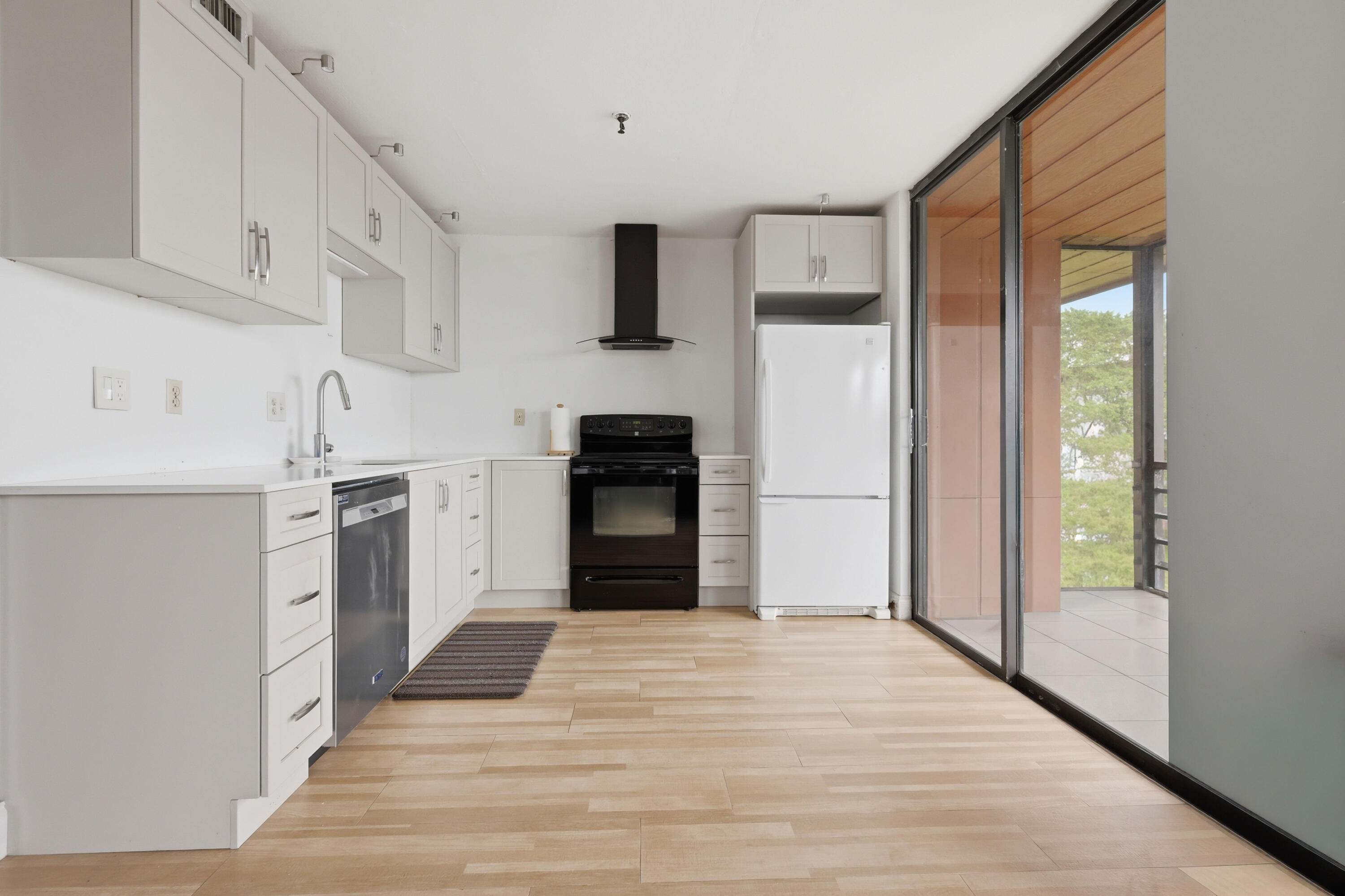 COCO WOOD CONDO - Residential