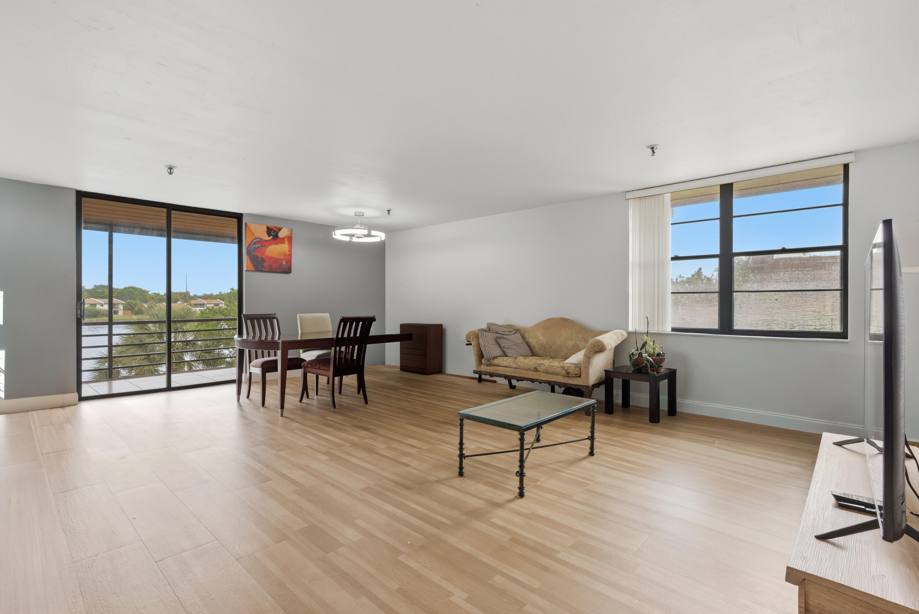 COCO WOOD CONDO - Residential