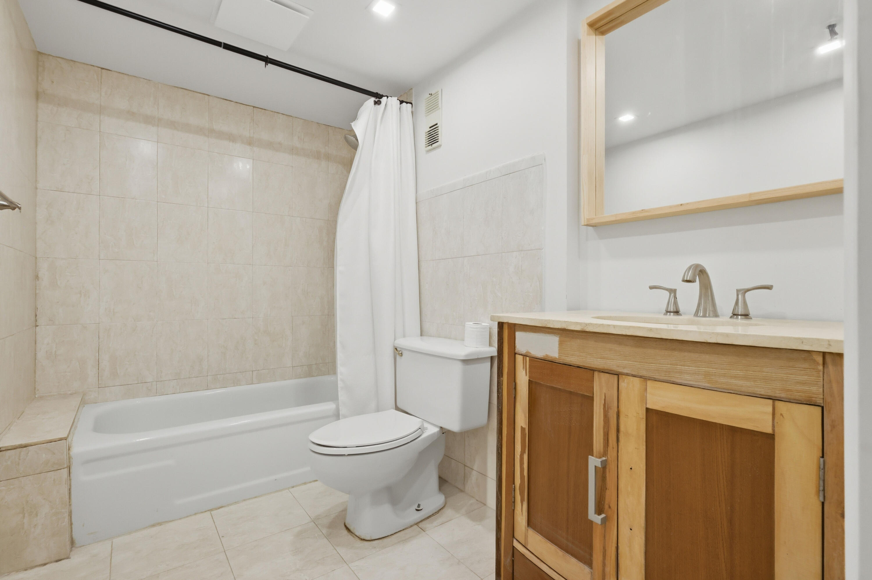COCO WOOD CONDO - Residential