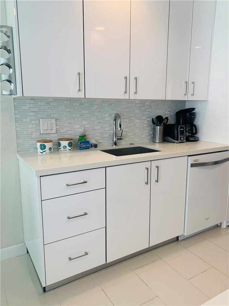 ACQUA CAMINO - Residential Lease