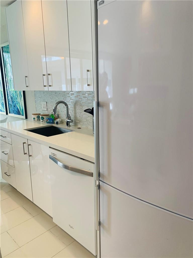 ACQUA CAMINO - Residential Lease