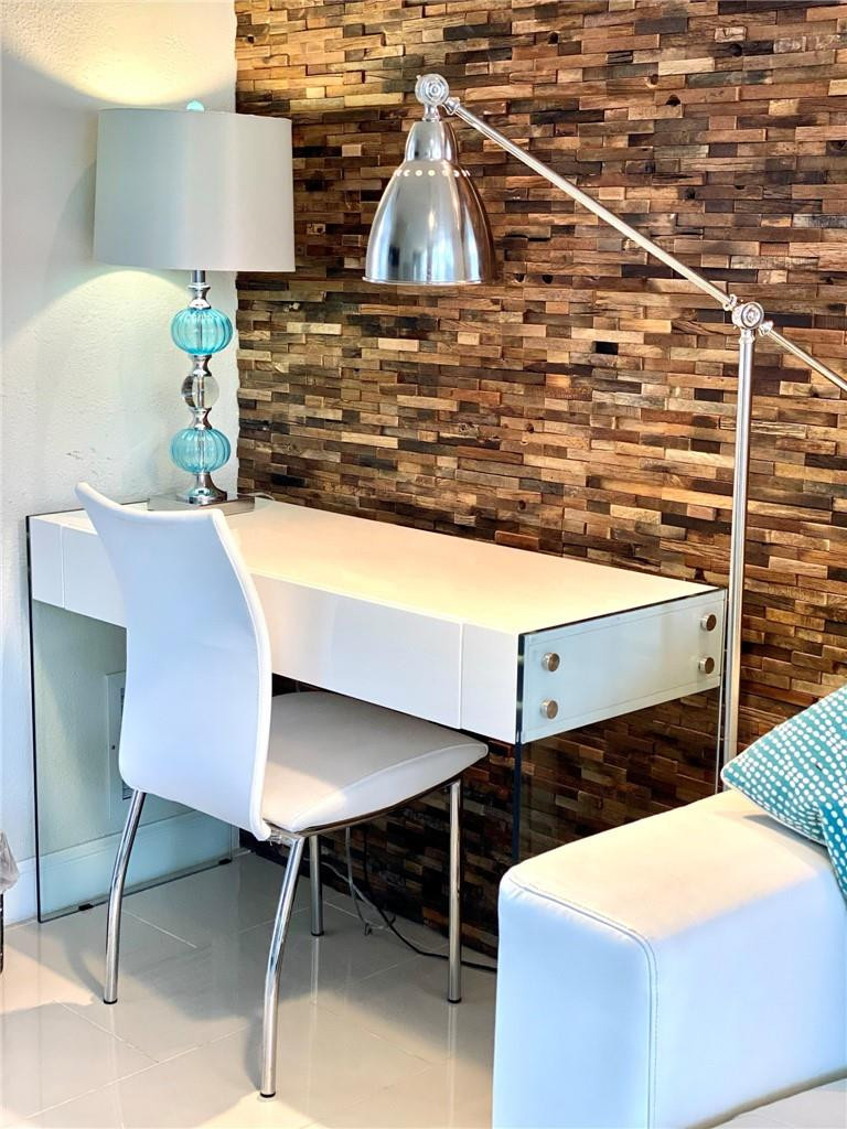 ACQUA CAMINO - Residential Lease