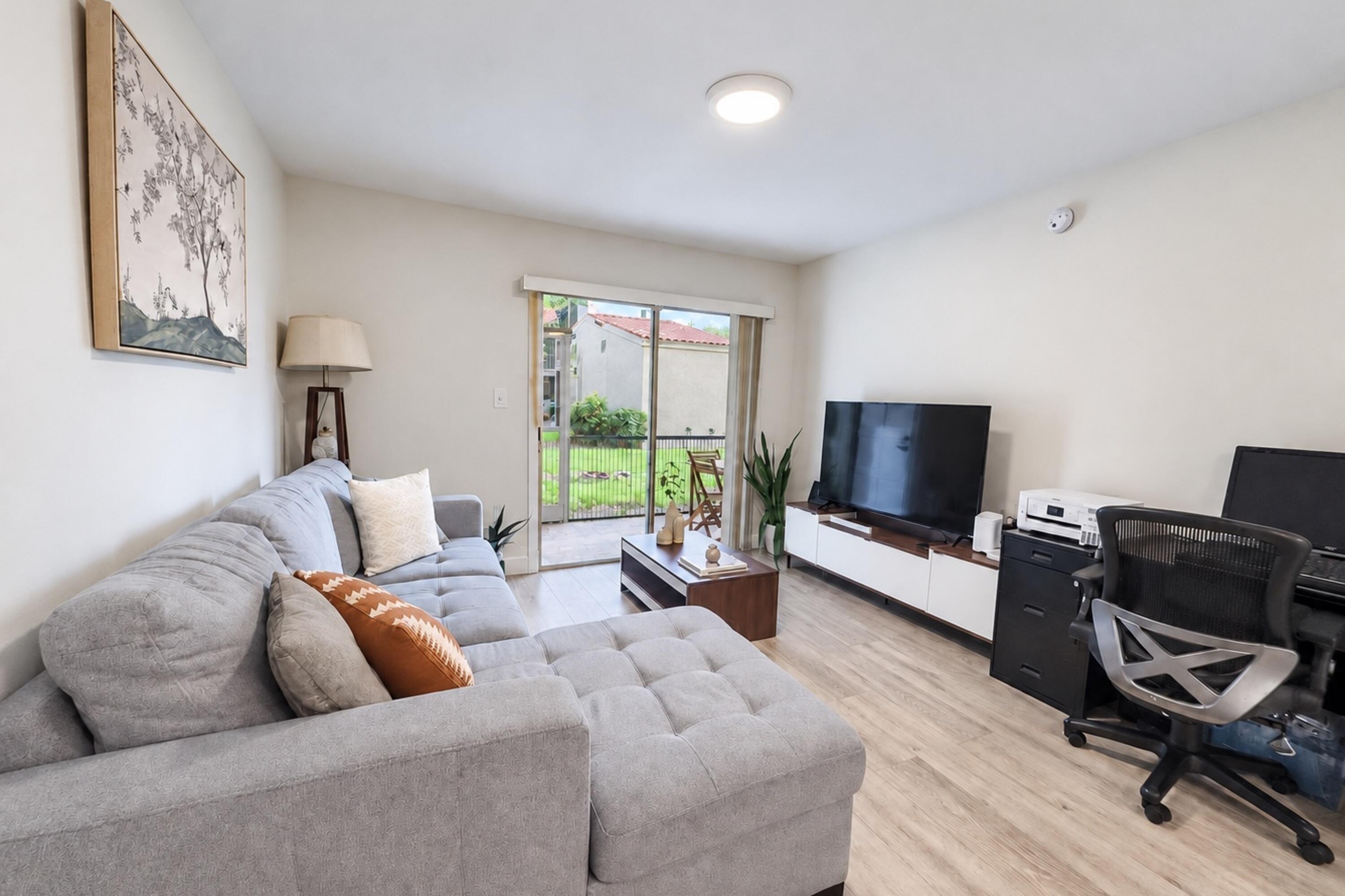6080 FOREST HILL Boulevard 109
