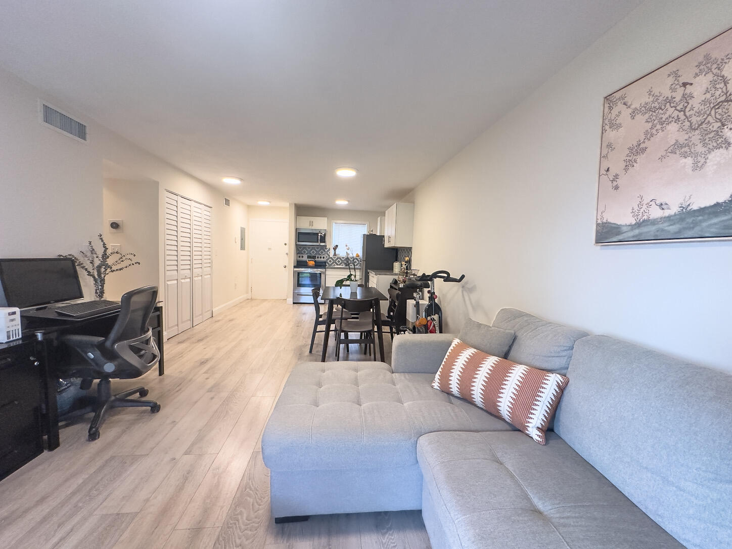 6080 FOREST HILL Boulevard 109