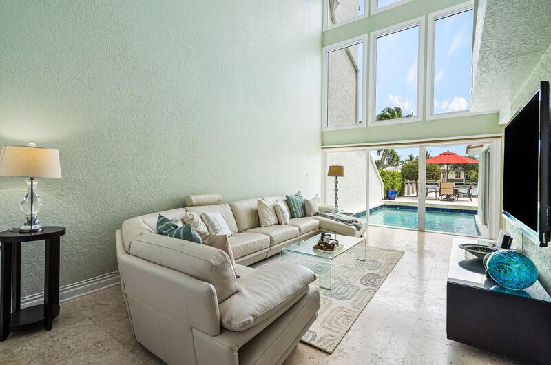 VILLAS SOBRE DEL MAR - Residential