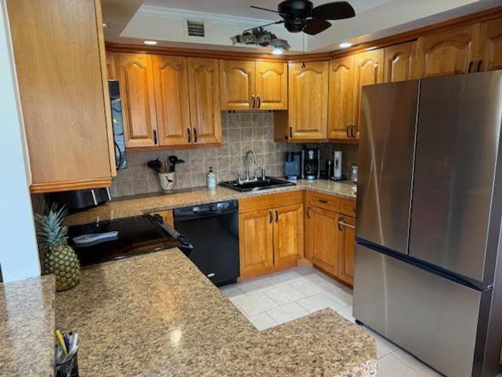 Photo of 4003 Ventnor G #4003, Deerfield Beach, FL 33442 (MLS # F10546253)