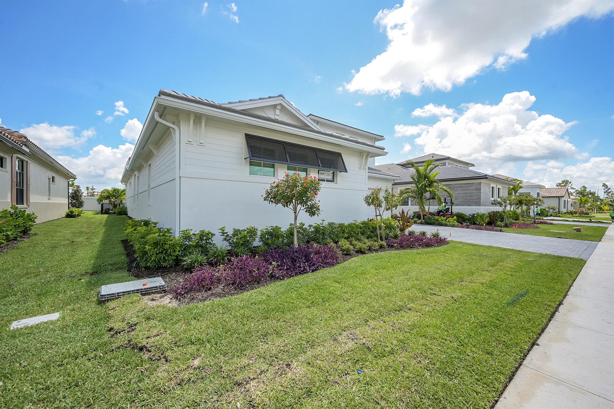 9524 St Germain Drive, Palm Beach Gardens, FL, 33412/$1,399,900 4 9524 St Germain Drive