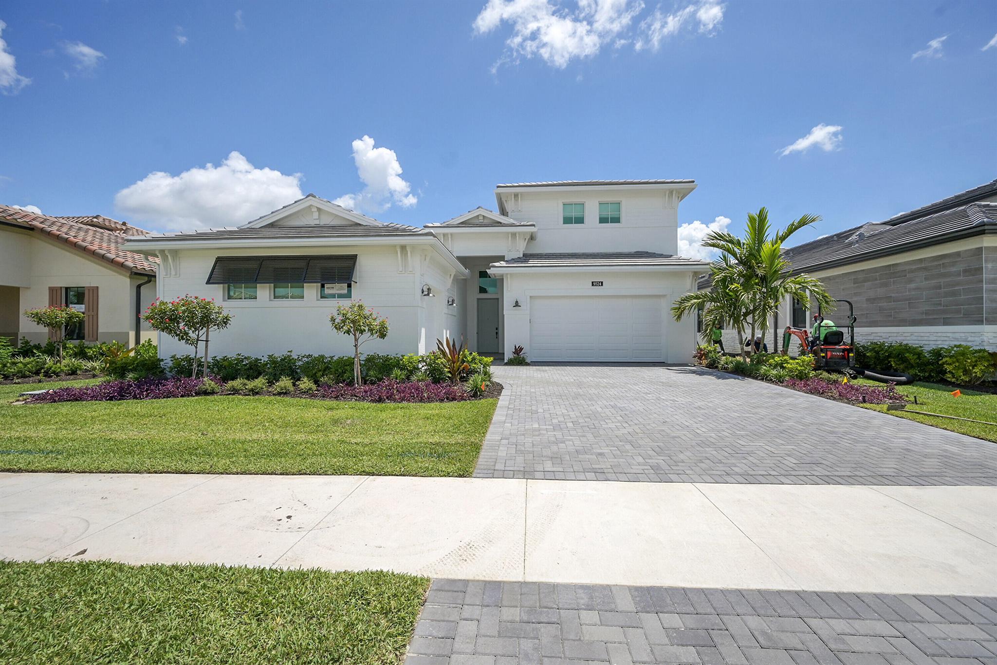 9524 St Germain Drive, Palm Beach Gardens, FL, 33412/$1,399,900 3 9524 St Germain Drive