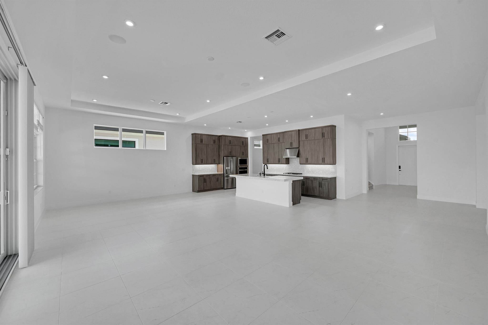 9524 St Germain Drive, Palm Beach Gardens, FL, 33412/$1,399,900 1 9524 St Germain Drive