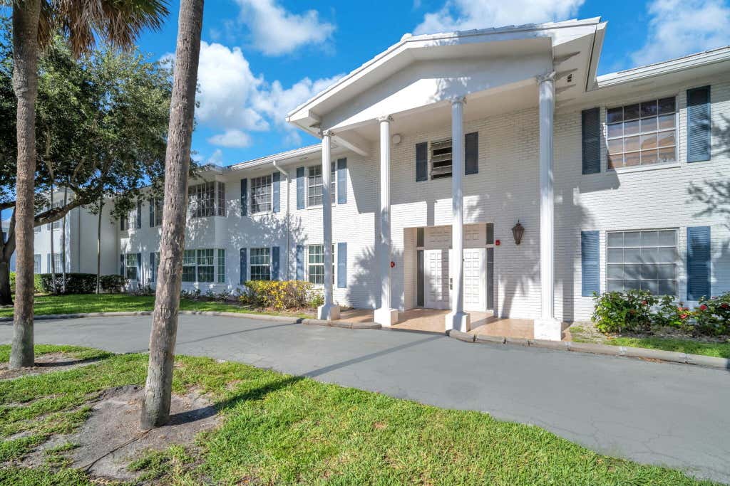 Photo of 6600 NE 22nd Way #2305, Fort Lauderdale, FL 33308 (MLS # B26043432)