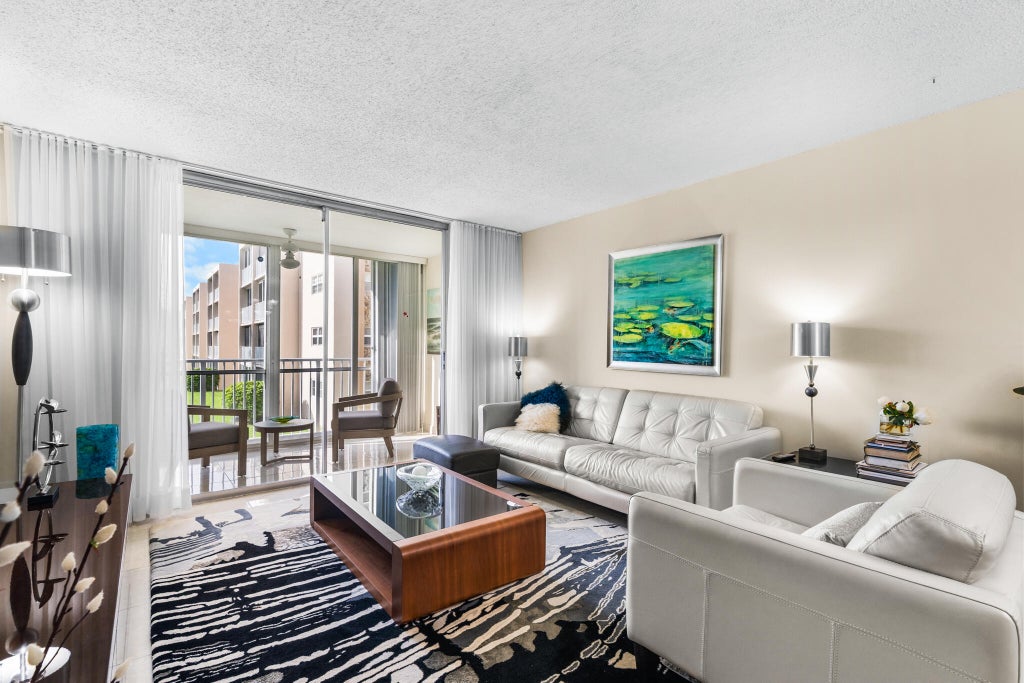 Photo of 202 SE 10th Street #205, Dania Beach, FL 33004 (MLS # B26083083)