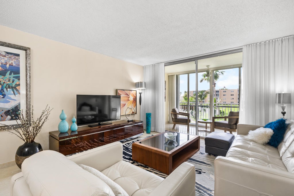 Photo of 202 SE 10th Street #205, Dania Beach, FL 33004 (MLS # B26083083)