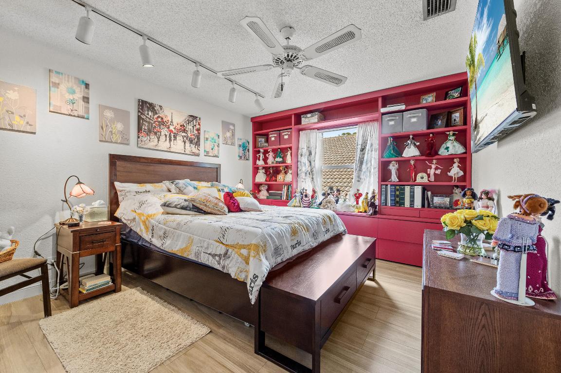 LA VIDA - Residential