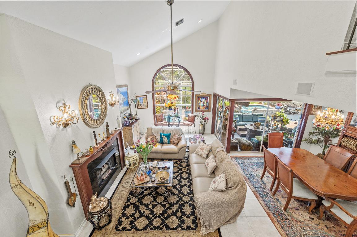 LA VIDA - Residential