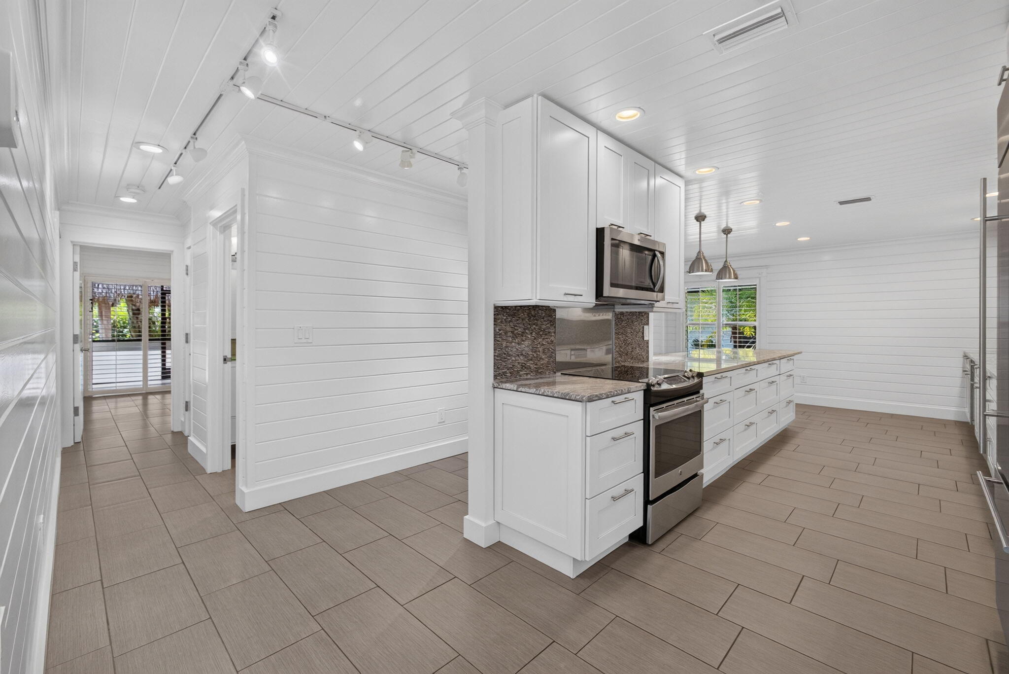 338 SW INDIAN GROVES Drive