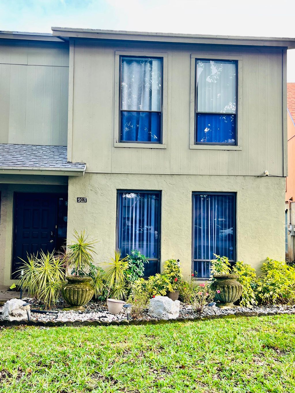 Photo of 913 Sandtree Drive, Palm Beach Gardens, FL 33403 (MLS # R10953569)