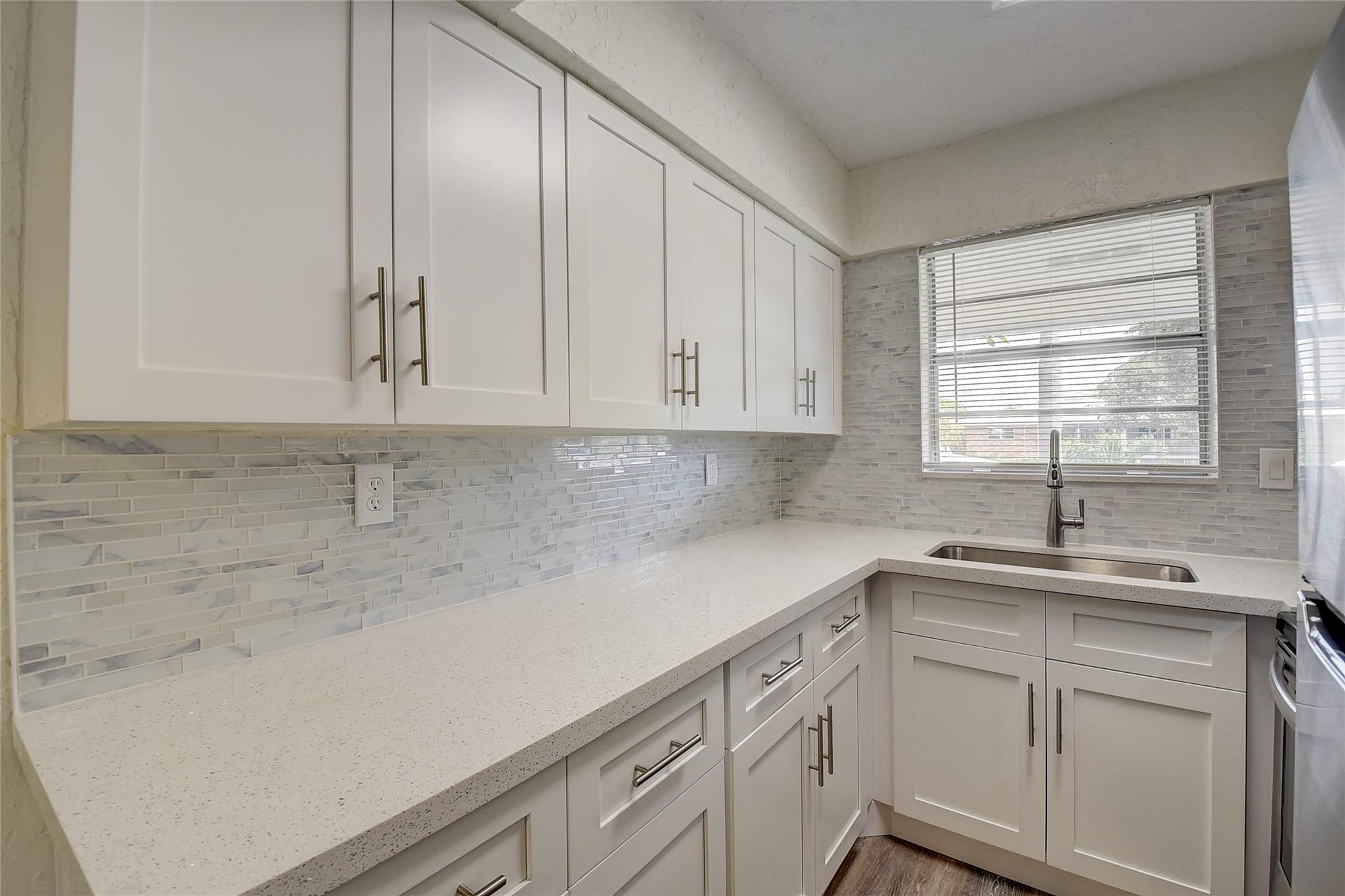 LOCATION LOCATION LOCATION... PALM ROYAL APTS CONDO COMPLEX IS A 55 N OLDER COMMUNITY ITS WALKING DISTANCE OF MIZNER PARK, RESTAURANTS, BARS, ALL SHOPPING, A PLACE OF WORSHIP, THEATRE, N A WALK TO THE BEACH. THIS 1 BED 1 BATH UPDATED UNIT IS READY FOR A NEW OWNER. CEDAR WHITE CABINETRY & QUARTZ COUNTERTOPS STAINLESS APPLIANCES A/C VINYL FLOORING THROUGHOUT N TILING... N MUCH MORE PLEASE USE SHOWING TIME FOR APTS. FURNITURE NEGOTIABLE.