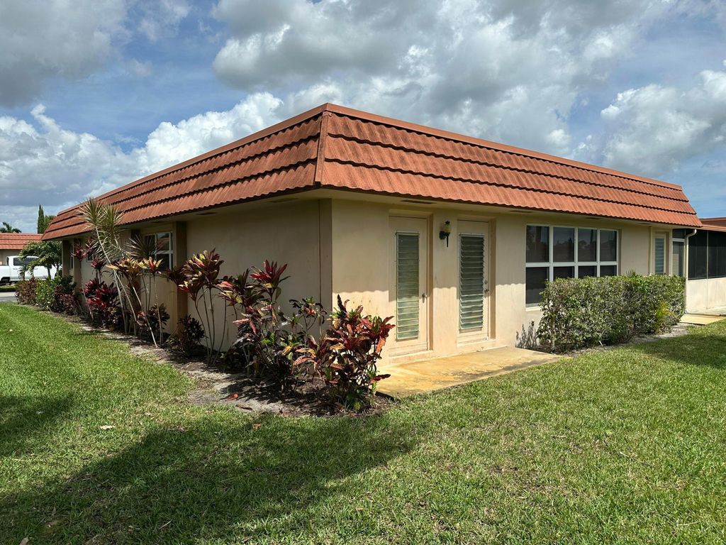 Photo of 5725 Fernley Drive E #40, West Palm Beach, FL 33415 (MLS # B26001145)