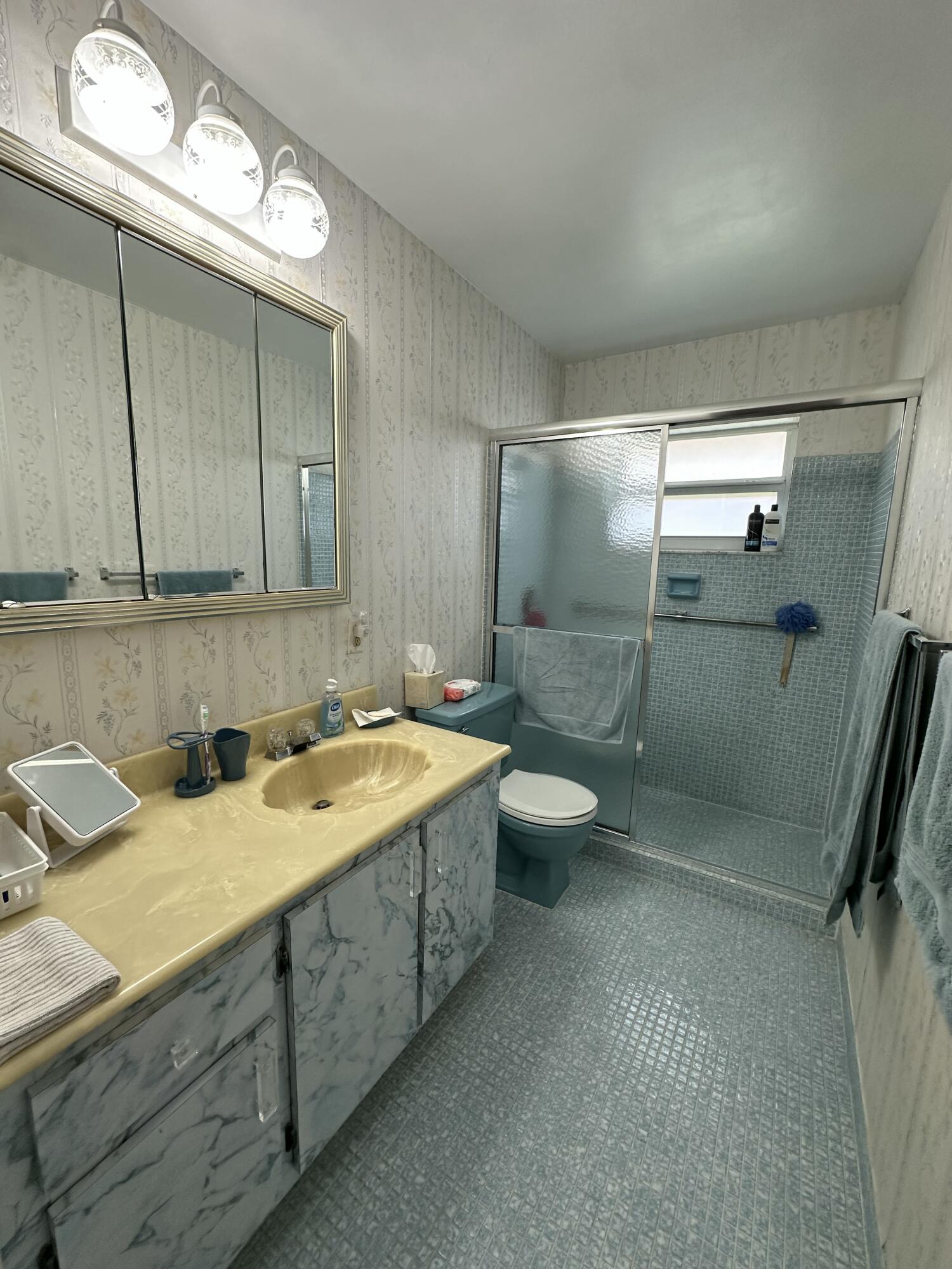 CRESTHAVEN CONDO TOWNHOMES SEC 2 - Residential