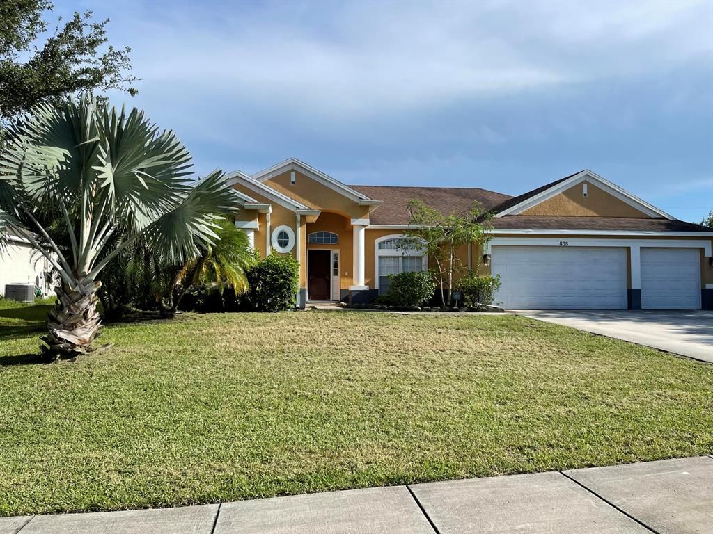 Photo of 838 SW Tulip Boulevard, Port Saint Lucie, FL 34953 (MLS # R10732104)