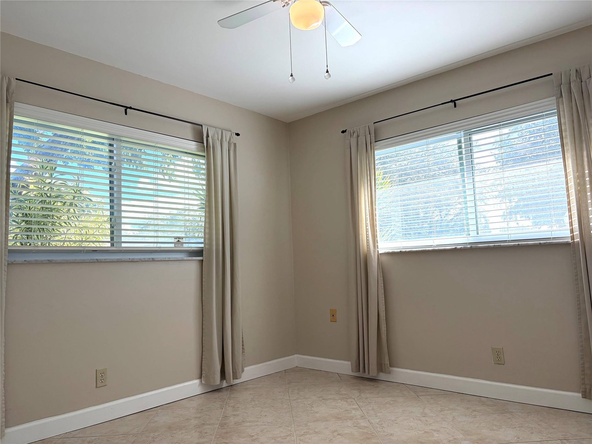 LAUDERDALE WEST - Residential