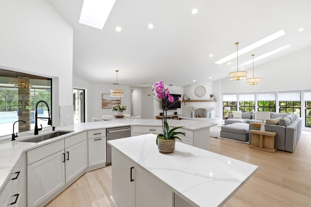 Photo of 15395 Meadow Wood Drive, Wellington, FL 33414 (MLS # B26046457)