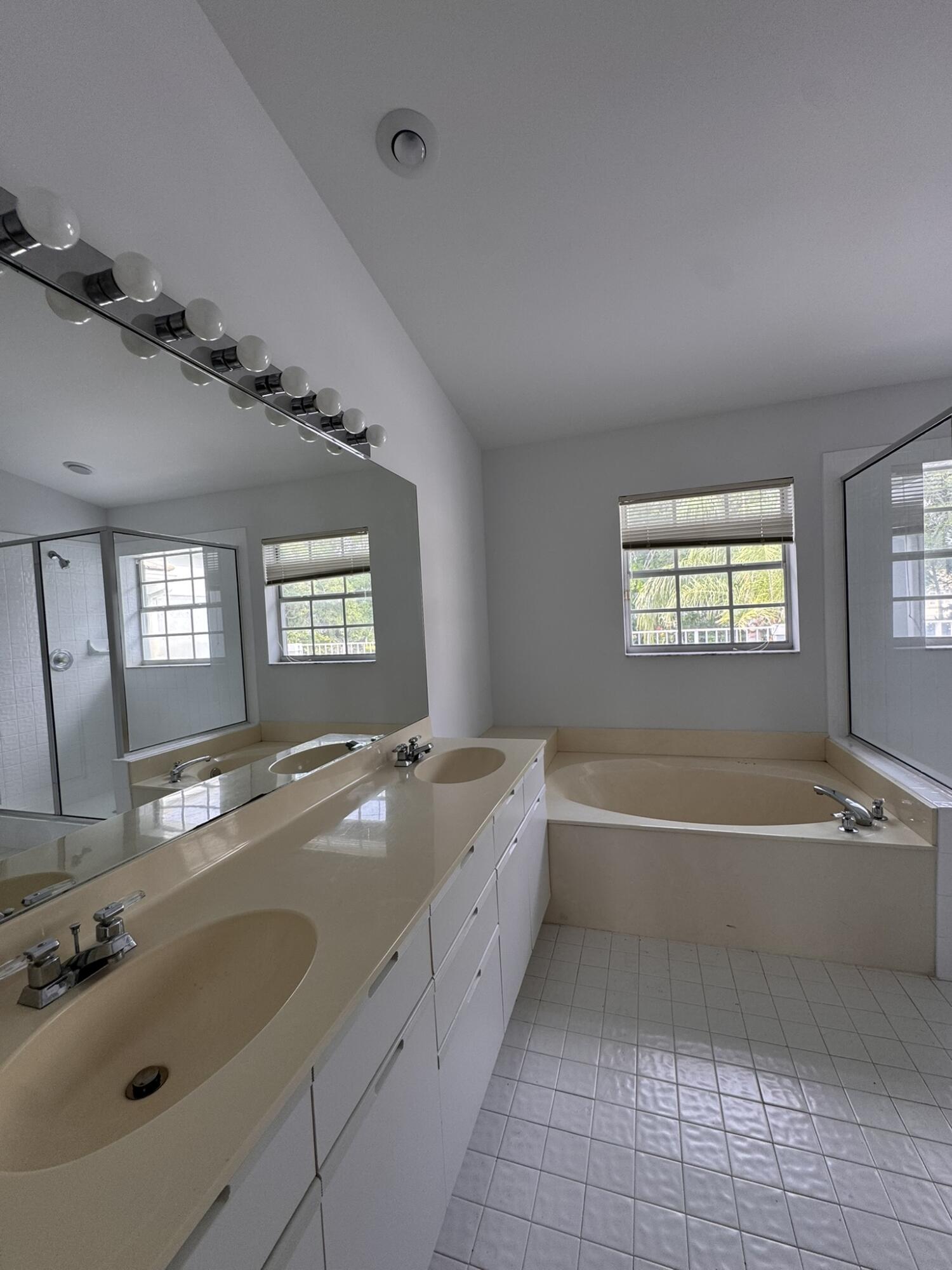 ANDOVER AT WYCLIFFE CONDO - Residential