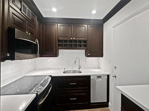 Tiny photo for 2970 NE 16th Avenue #102b, Oakland Park, FL 33334 (MLS # F10541733)